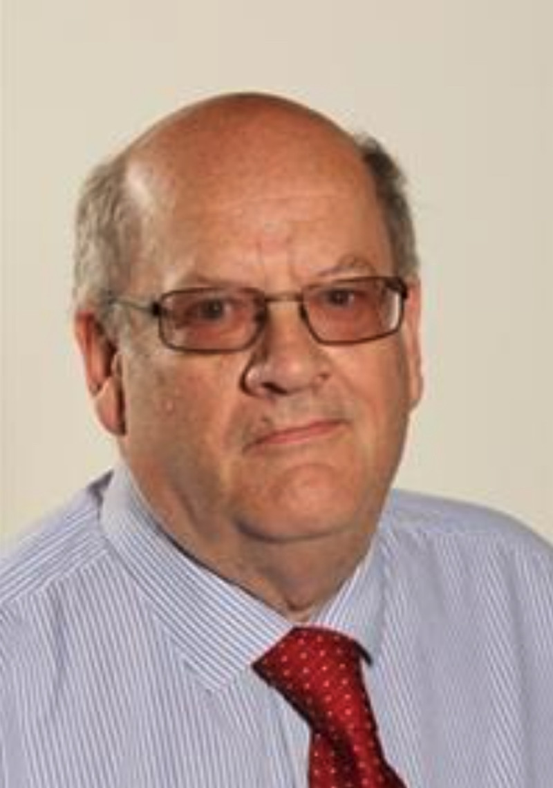Other image for Tributes are paid to retiring councillors